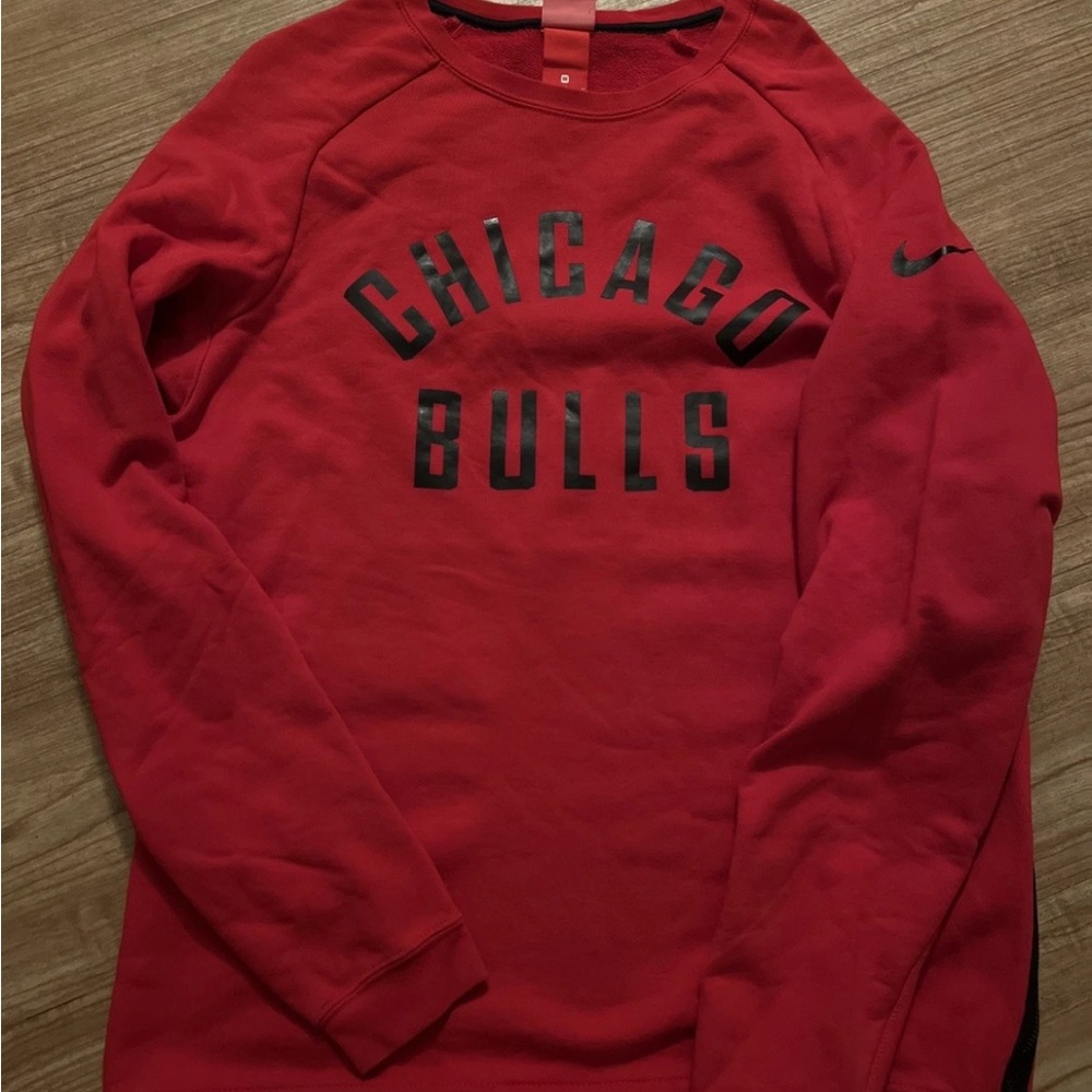 Nike Chicago Bulls Red Sweatshirt, Men’s Size Medium!!